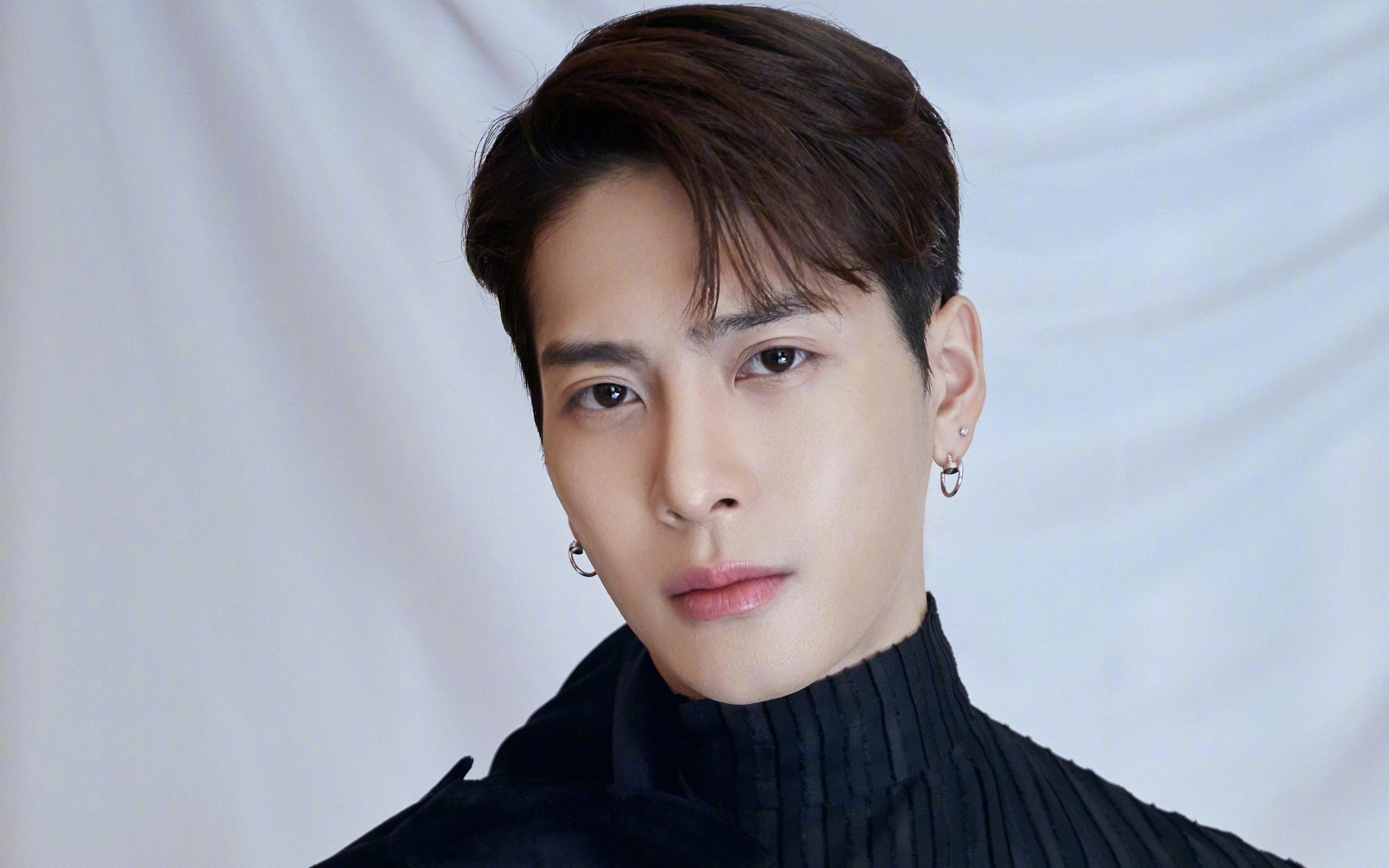 _酷炫霓虹滑板:城市夜行的时尚运动_,滑板 炫酷