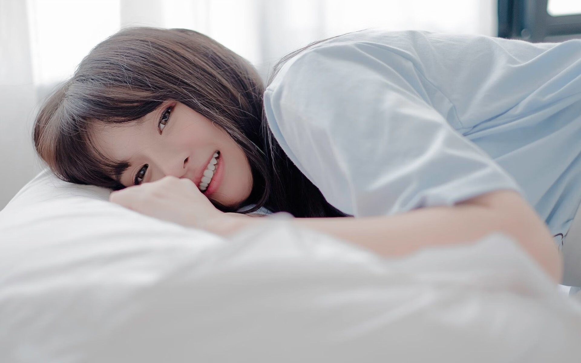 开云体育APP下载-英超“冷门频出”，榜首竞争变得扑朔迷离，英超最火的球队